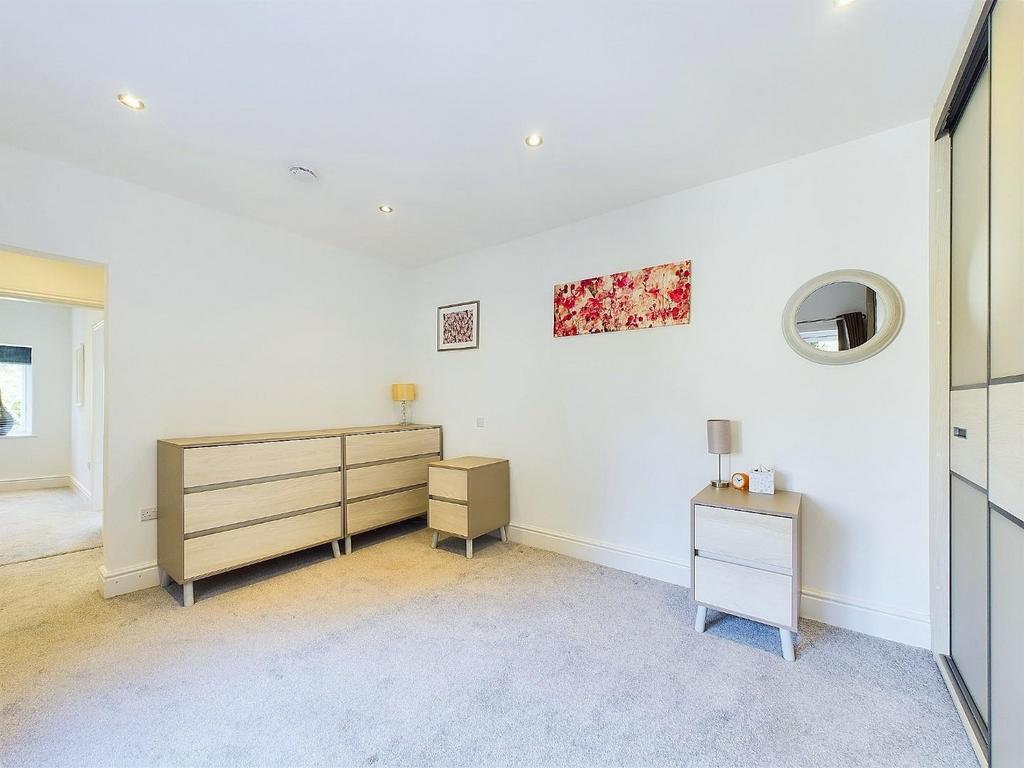 CAM03810 G0-PR0108-STILL023.jpg