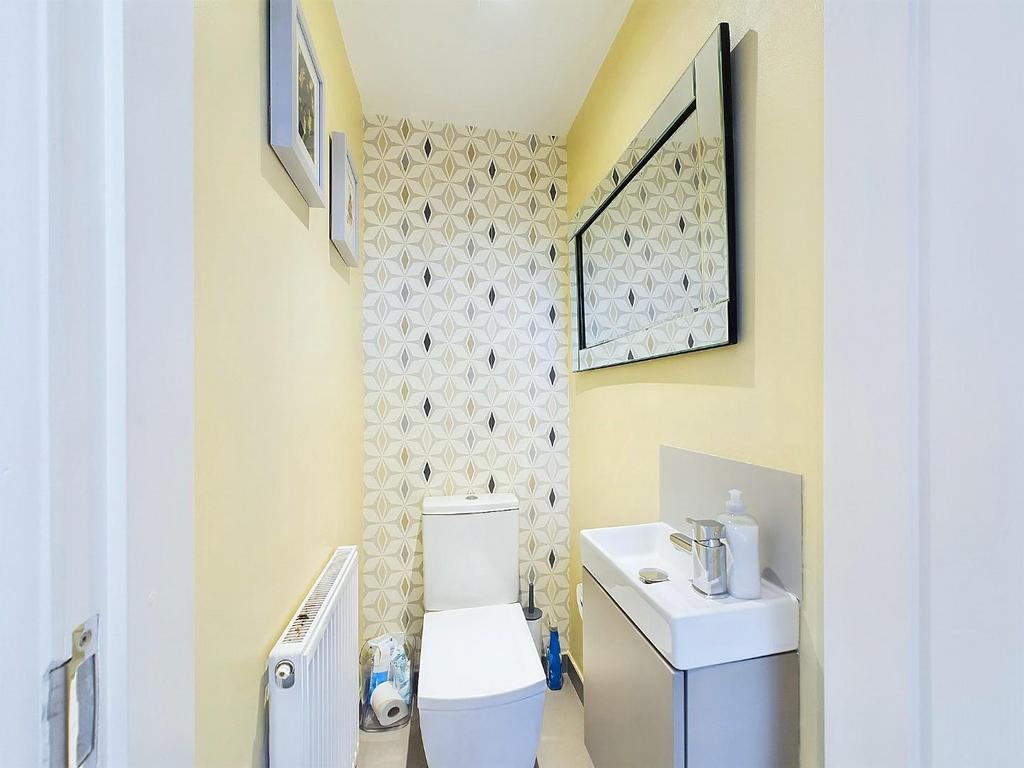 CAM03810 G0-PR0108-STILL003.jpg