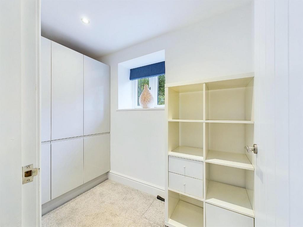 CAM03810 G0-PR0108-STILL004.jpg