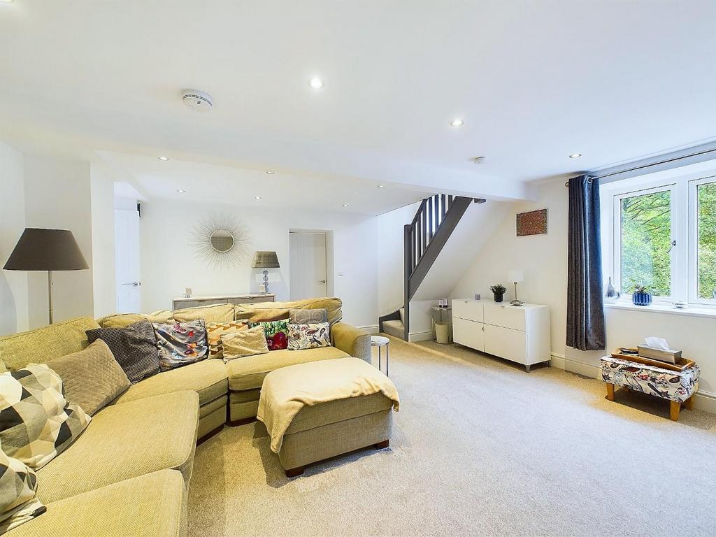 CAM03810 G0-PR0108-STILL007.jpg