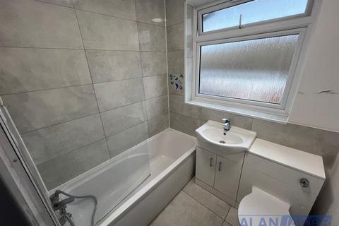undefined, Guysfield Drive, Rainham RM13