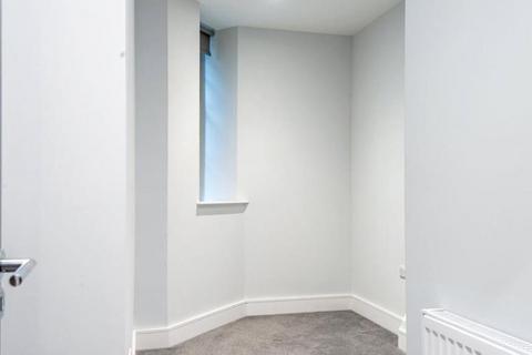 3 bedroom apartment to rent, Gloucester Place, London NW1