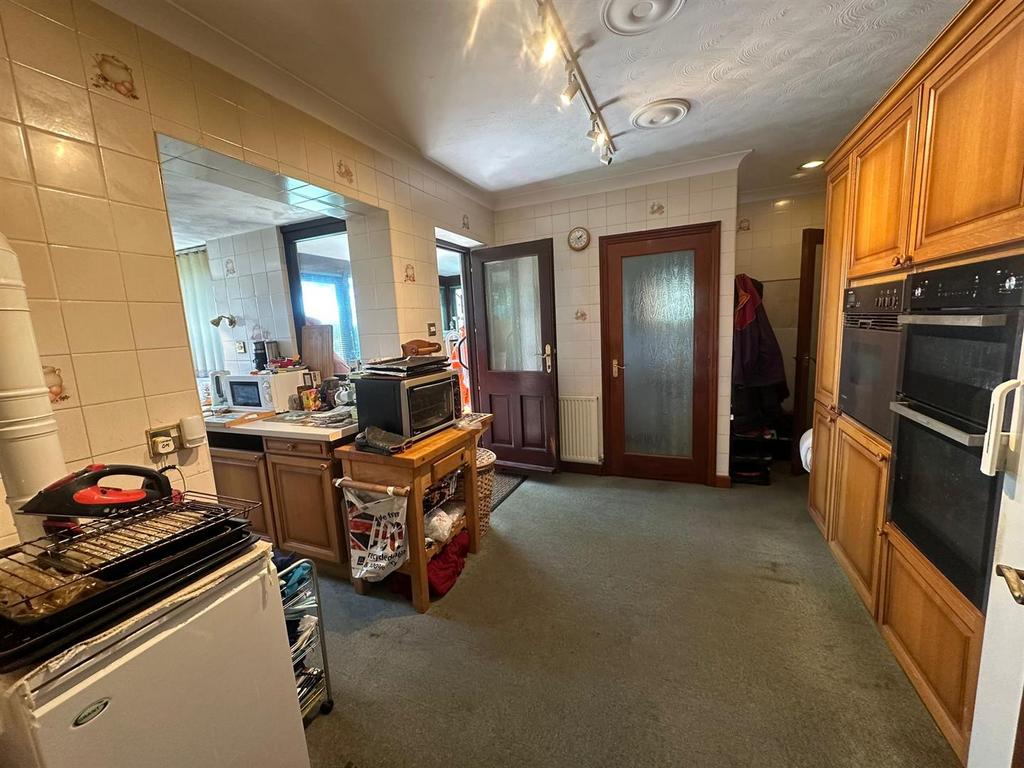 Kitchen/Dining Area