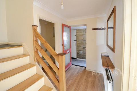 undefined, Rochfords Gardens, Slough, Berkshire, SL2