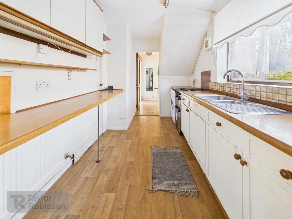 CAM02600 G0-PR0609-STILL015.jpg