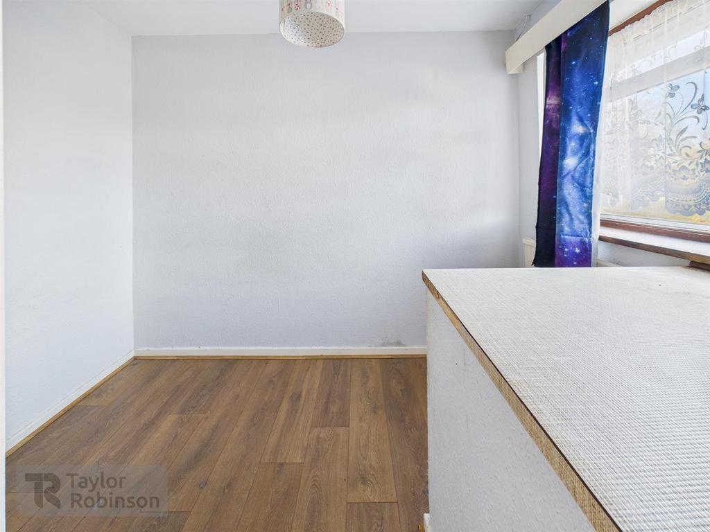 CAM02600 G0-PR0609-STILL001.jpg