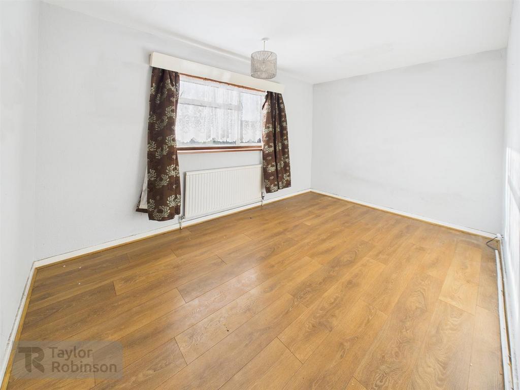 CAM02600 G0-PR0609-STILL003.jpg