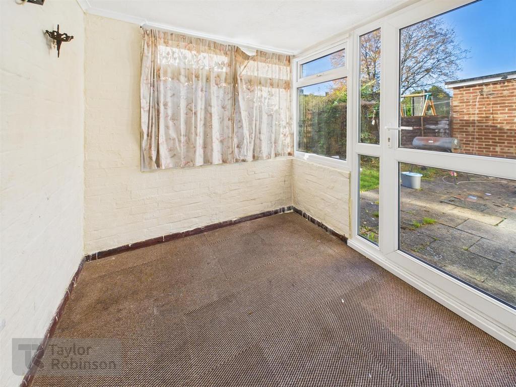 CAM02600 G0-PR0609-STILL016.jpg