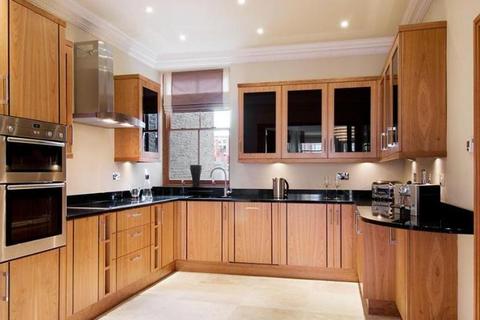 3 bedroom apartment to rent, Montagu Mansions, London W1U