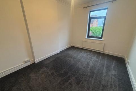 3 bedroom end of terrace house to rent, Chapel Yard, Knottingley WF11