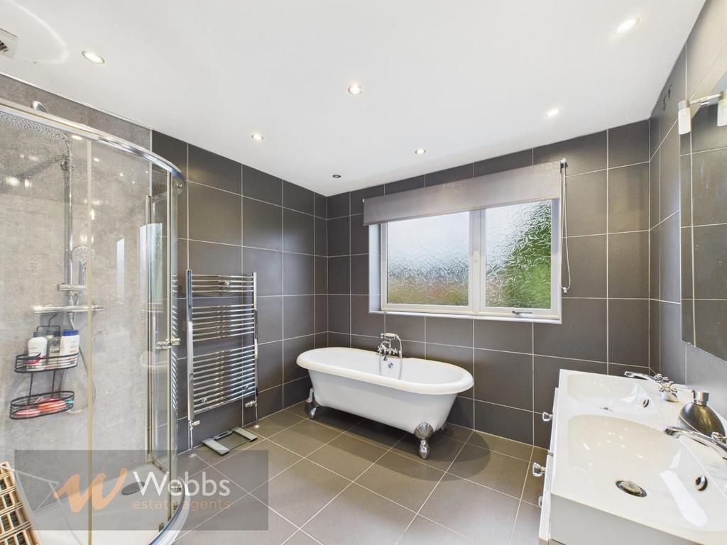 CAM03154 G0-PR0183-STILL018.jpg