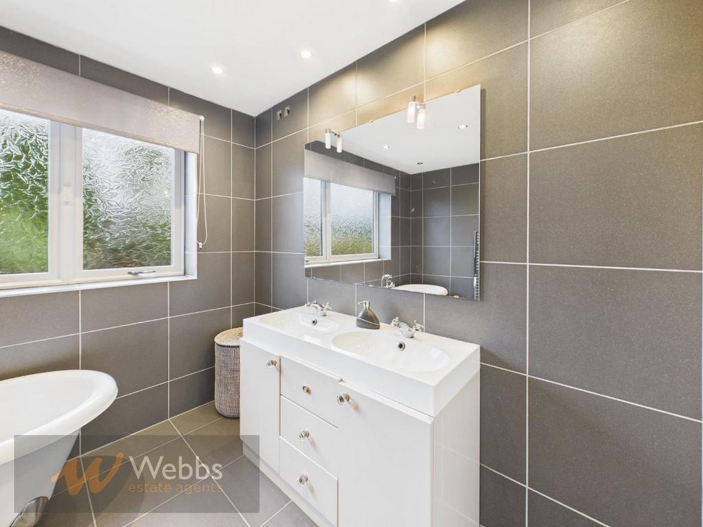 CAM03154 G0-PR0183-STILL019.jpg