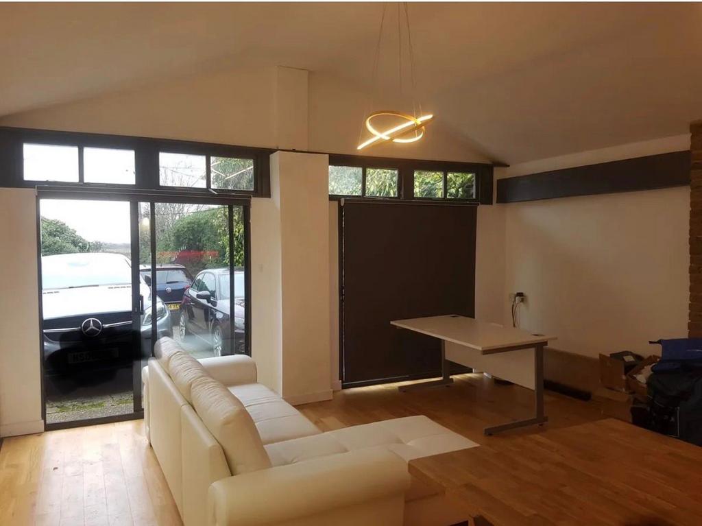 One-Bedroom Furnished Apartment to Rent