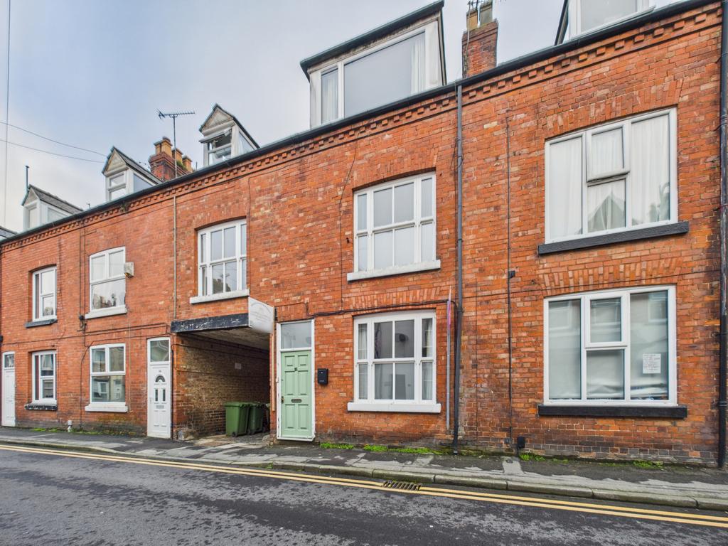 Five bedroom mid-terrace house - For sale by mode