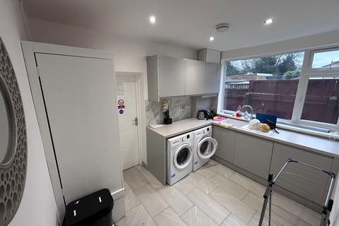 undefined, Room 4, Sydney Street, Boston, PE21 8NY