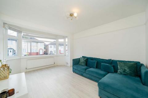 1 bedroom flat to rent, Grove Crescent, London NW9