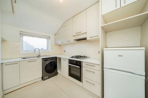 1 bedroom flat to rent, Grove Crescent, London NW9