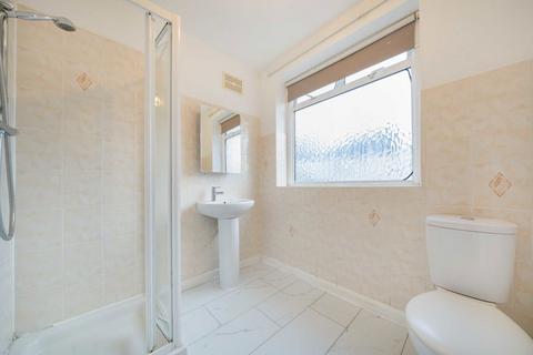 1 bedroom flat to rent, Grove Crescent, London NW9