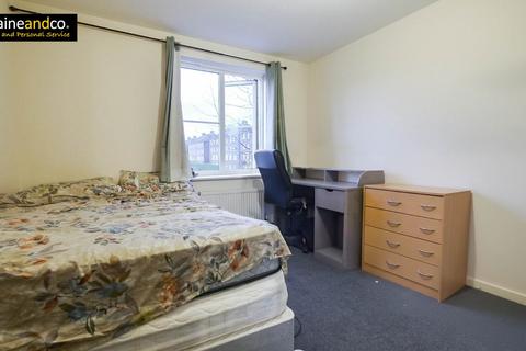 3 bedroom flat for sale, Walker Grove, Hatfield