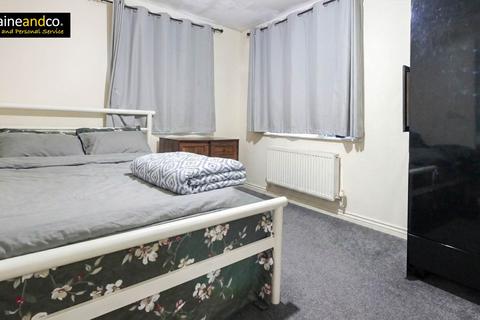 3 bedroom flat for sale, Walker Grove, Hatfield