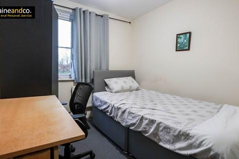 3 bedroom flat for sale, Walker Grove, Hatfield