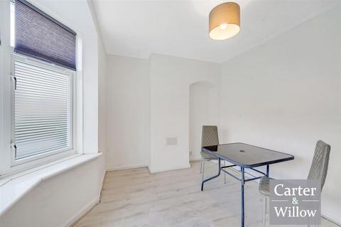 undefined, Parsloes Avenue, Dagenham, Essex