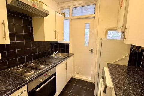 undefined, Kings Avenue,  Greenford, UB6