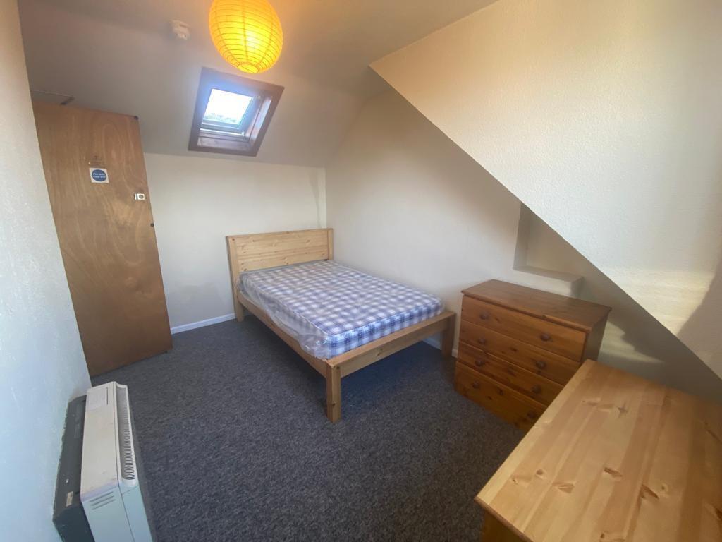 Room 7.jpg
