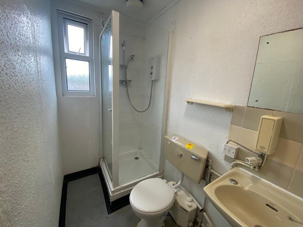 Shower room.jpg