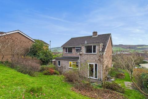 4 bedroom detached house for sale, Heol Powis, Gungrog Hill, Welshpool