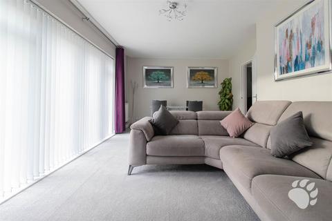 3 bedroom terraced house for sale, Linford Drive, Basildon SS14
