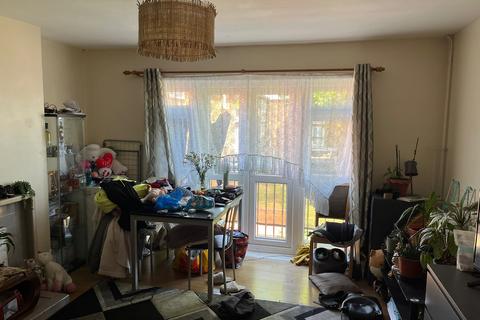 2 bedroom flat for sale, Manor Close, London E17