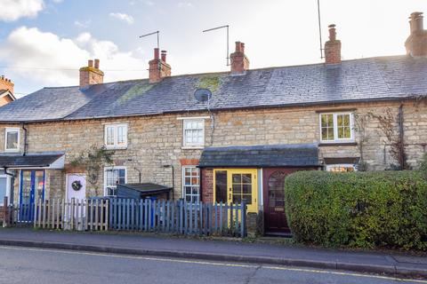 2 bedroom cottage for sale, High Street, Roade, NN7