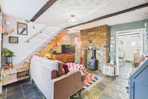 2 bedroom cottage for sale, High Street, Roade, NN7