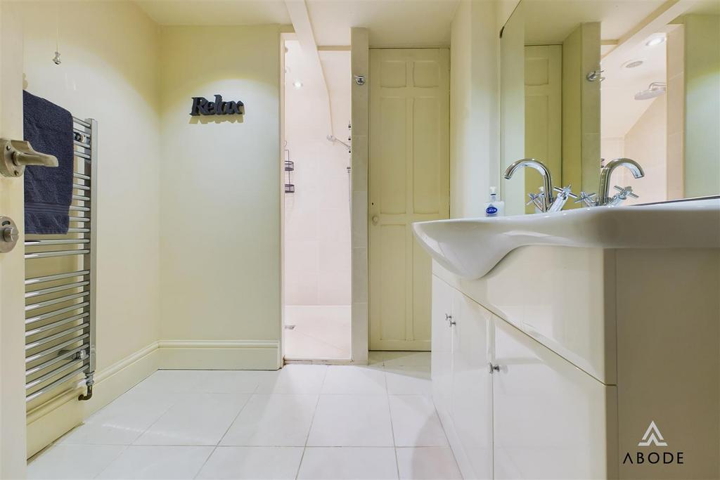 CAM02544 G0-PR0228-STILL019.jpg