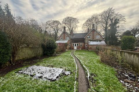 1 bedroom flat to rent, Ashley, Kings Somborne SO20