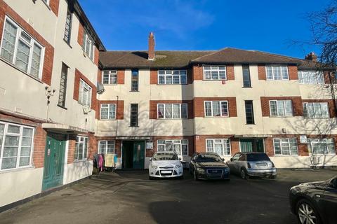 2 bedroom flat for sale, Stanley Avenue, Wembley, Greater London, HA0 4JG