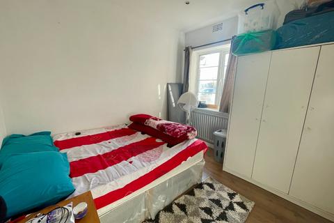 2 bedroom flat for sale, Stanley Avenue, Wembley, Greater London, HA0 4JG