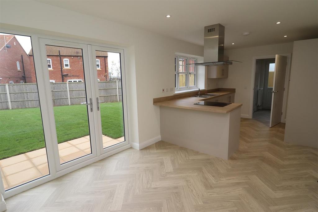 Breakfast kitchen/dining