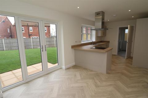 4 bedroom house for sale, Sherwood Drive, Goole