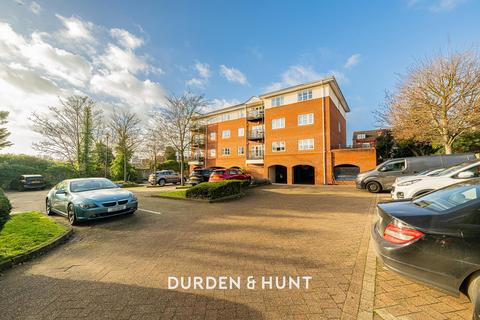 undefined, Deyncourt Gardens, Upminster, RM14