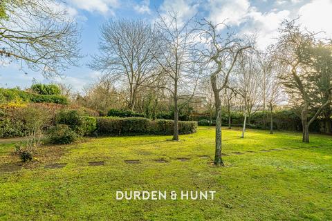 undefined, Deyncourt Gardens, Upminster, RM14