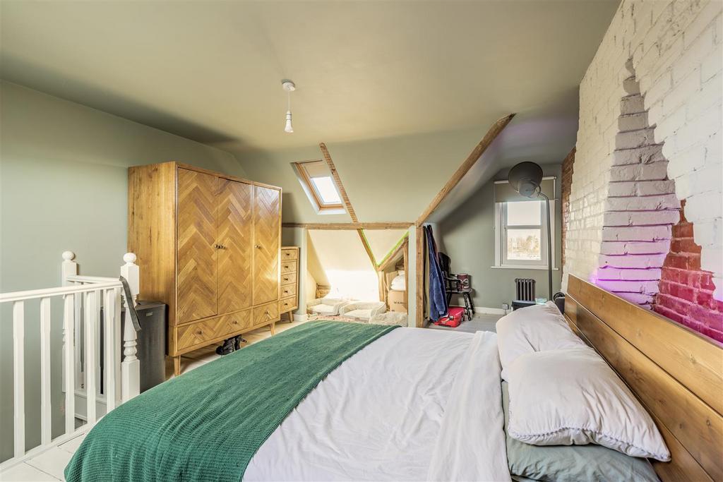 8673231-interior18.jpg