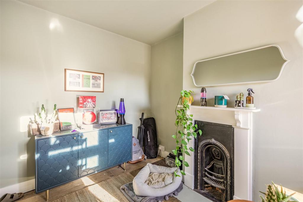 8673231-interior22.jpg
