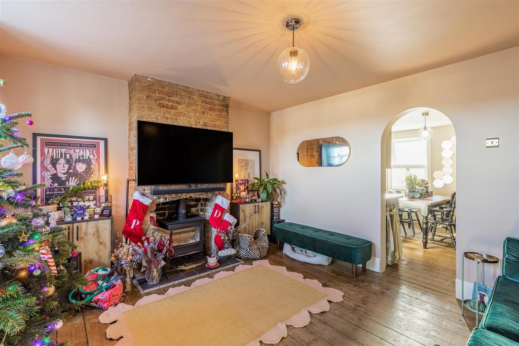 8673231-interior04.jpg