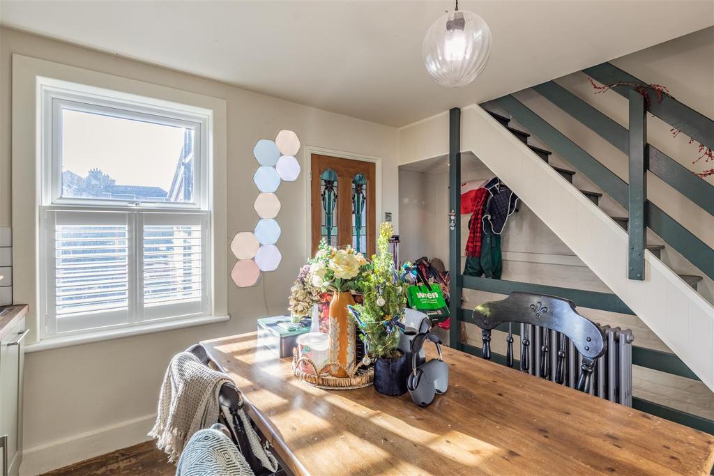 8673231-interior08.jpg