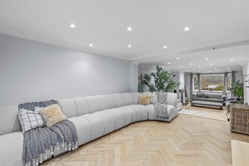 7 Guinions Rd, HP13 7 NT-14.jpg