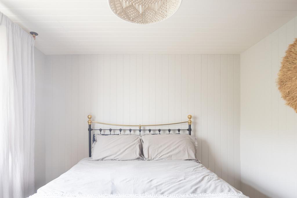 111327 - Denham Way The Modern House (30).jpg