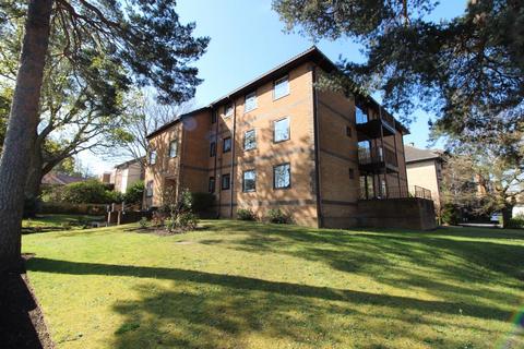2 bedroom apartment to rent, Sandecotes Road, Lower Parkstone