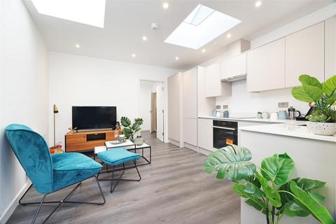 undefined, CENTRAL DORKING, RH4